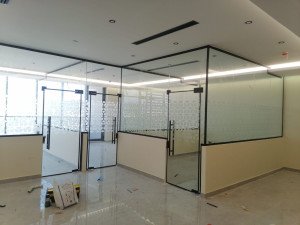 واجهات زجاج مكاتب وشركات